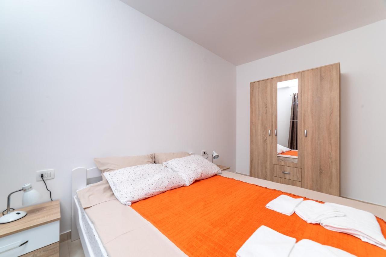 Java Apartments Dobrota Bagian luar foto